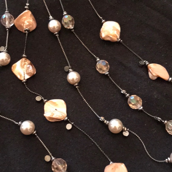 Multi strand shell pearl and crystal 17” necklace - Picture 2 of 3